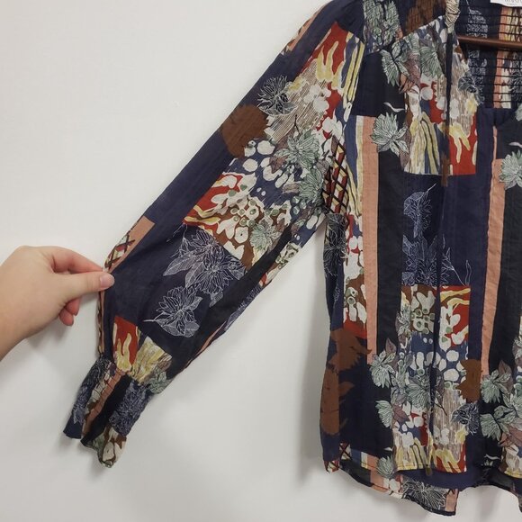 Avara Women Bishop Sleeve Floral Top Size XS Blue Boho Artsy Smocked Lightweight - Picture 2 of 10